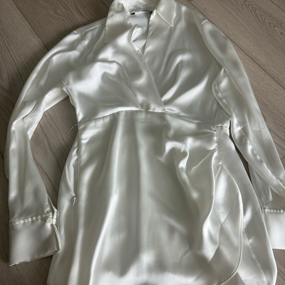 ZARA SHORT SATIN EFFECT DRESS - Picture 4 of 4